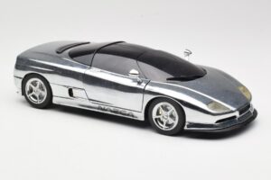 BMW Nazca M12 Chrome Silver Revell 1:18 08916 Метал — снимка 6 от 8