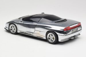 BMW Nazca M12 Chrome Silver Revell 1:18 08916 Метал — снимка 7 от 8