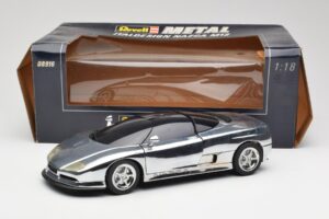 BMW Nazca M12 Chrome Silver Revell 1:18 08916 Метал — снимка 8 от 8