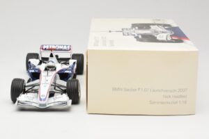 BMW Sauber F1.07 #9 N. Heidfeld Launch Version 2007 Minichamps 1:18 80430426994 Метал — снимка 6 от 7