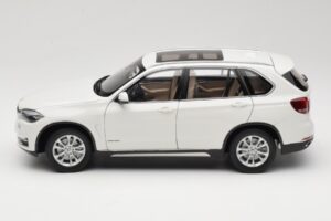 BMW X5 E70 Alpine White Paragon 1:18 PA-97073 Метал — снимка 4 от 8