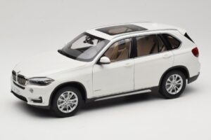 BMW X5 E70 Alpine White Paragon 1:18 PA-97073 Метал