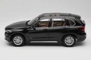 BMW X5 E70 Sapphire Black Paragon 1:18 PA-97071 Метал — снимка 4 от 8