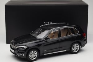 BMW X5 E70 Sapphire Black Paragon 1:18 PA-97071 Метал — снимка 8 от 8
