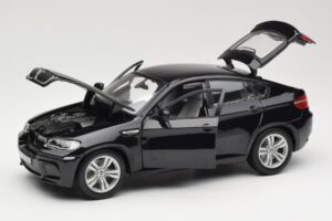 BMW X6 M E71 Черен Bburago 1:18 18-12081 Метал — снимка 2 от 8