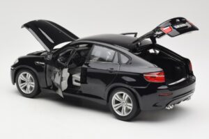 BMW X6 M E71 Черен Bburago 1:18 18-12081 Метал — снимка 5 от 8