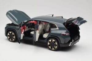 BMW XM G09 Isle of Man Green Minichamps 1:18 110023300 Метал — снимка 5 от 8