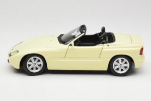 BMW Z1 Жълт Minichamps 1:18 180020104 Метал — снимка 4 от 8