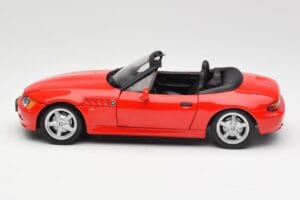 BMW Z3 E36/7 Кабриолет Червен UT Models 1:18 180024330 Метал — снимка 4 от 8