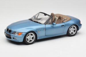 BMW Z3 E36/7 James Bond Goldeneye Синьо Металик UT Models 1:18 180024336 Метал