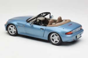 BMW Z3 E36/7 James Bond Goldeneye Синьо Металик UT Models 1:18 180024336 Метал — снимка 7 от 8