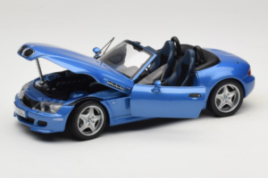 BMW Z3 M Roadster Синьо Дилърско Издание UT Models 1:18 80439422939 Метал — снимка 2 от 8