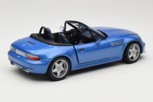 BMW Z3 M Roadster Синьо Дилърско Издание UT Models 1:18 80439422939 Метал — снимка 3 от 8