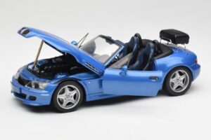 BMW Z3 M Roadster С Багажник Син Металик UT Models 1:18 20416 Метал — снимка 2 от 8