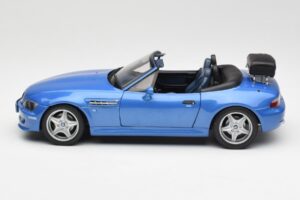 BMW Z3 M Roadster С Багажник Син Металик UT Models 1:18 20416 Метал — снимка 4 от 8
