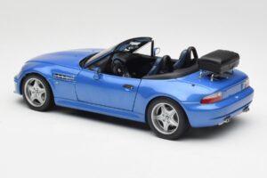 BMW Z3 M Roadster С Багажник Син Металик UT Models 1:18 20416 Метал — снимка 7 от 8