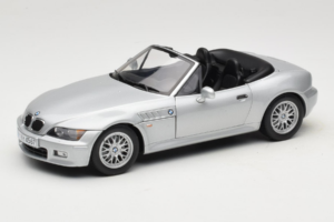 BMW Z3 Roadster 1.8 Сребрист Дилърско Издание UT Models 1:18 80439411712 Метал