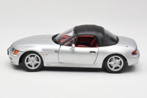 BMW Z3 Roadster 1.8 Сребрист UT Models 1:18 20404 Метал — снимка 4 от 8