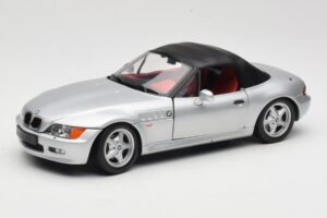 BMW Z3 Roadster 1.8 Сребрист UT Models 1:18 20404 Метал