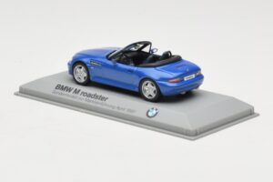 BMW Z3 Roadster 2.8 Син Minichamps 1:43 BMW003 Метал — снимка 3 от 4