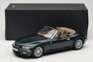 BMW Z3 Roadster 2.8 Тъмнозелен Дилърско Издание UT Models 1:18 80439411713 Метал — снимка 8 от 8