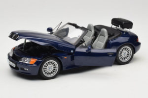 BMW Z3 Roadster Синьо Дилърско Издание UT Models 1:18 80439422186 Метал — снимка 2 от 8
