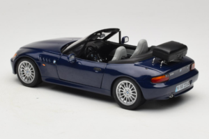 BMW Z3 Roadster Синьо Дилърско Издание UT Models 1:18 80439422186 Метал — снимка 7 от 8