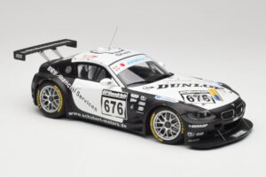 BMW Z4 #676 H. Stuck / J. Hennerici / D. Hurtgen Team Schubert Nürburgring 24 Hours 2006 AUTOart 1:18 80649 Метал — снимка 4 от 6