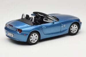 BMW Z4 E85 Син Metallic Motormax 1:18 73144 Метал — снимка 3 от 8
