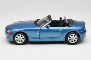 BMW Z4 E85 Син Metallic Motormax 1:18 73144 Метал — снимка 4 от 8