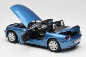 BMW Z4 E85 Син Metallic Motormax 1:18 73144 Метал — снимка 5 от 8