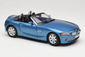 BMW Z4 E85 Син Metallic Motormax 1:18 73144 Метал — снимка 6 от 8