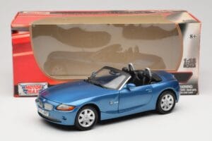 BMW Z4 E85 Син Metallic Motormax 1:18 73144 Метал — снимка 8 от 8