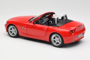 BMW Z4 E85 Роудстър Червен Bburago 1:18 34046 Метал — снимка 7 от 8