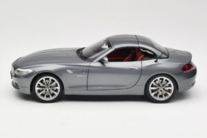 BMW Z4 E89 sDrive 35i Space Grey Metallic Kyosho 1:18 80432147085 Метал — снимка 4 от 8