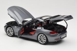 BMW Z4 E89 sDrive 35i Space Grey Metallic Kyosho 1:18 80432147085 Метал — снимка 5 от 8