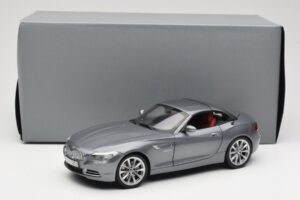 BMW Z4 E89 sDrive 35i Space Grey Metallic Kyosho 1:18 80432147085 Метал — снимка 8 от 8