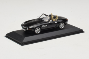 BMW Z8 Кабриолет Черен Minichamps 1:43 80420026607-R1 Метал — снимка 2 от 4