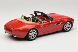 BMW Z8 Червен Minichamps 1:18 155024230 Метал — снимка 2 от 6