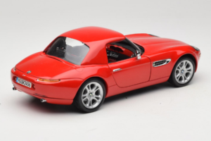 BMW Z8 Червен Kyosho 1:18 80439411730 Метал — снимка 4 от 9