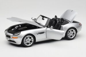 BMW Z8 E52 Кабриолет Сребрист Kyosho 1:18 80432411551 Метал — снимка 2 от 8