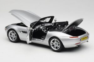 BMW Z8 E52 Кабриолет Сребрист Kyosho 1:18 80432411551 Метал — снимка 7 от 8