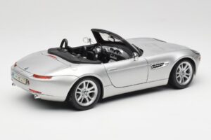 BMW Z8 E52 Titanium Silver Maisto 1:18 536896 Метал — снимка 3 от 8