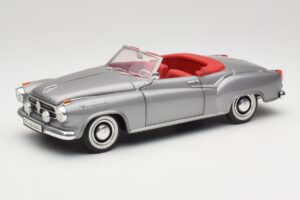 Borgward Isabella Кабриолет Сребрист Revell 1:18 8411 Метал