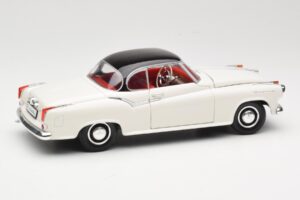 Borgward Isabella Coupe Бял Revell 1:18 08982-W1 Метал — снимка 3 от 8
