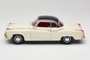 Borgward Isabella Coupe Бял Revell 1:18 8859 Метал — снимка 4 от 8