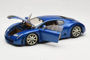 Bugatti EB 18.3 Chiron Син AUTOart 1:18 70911 Метал — снимка 2 от 8