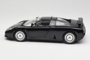 Bugatti EB110 Черен Bburago 1:18 3055 Метал — снимка 4 от 8