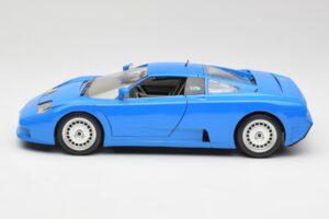 Bugatti EB110 Син Bburago 1:18 3035 Метал — снимка 4 от 8