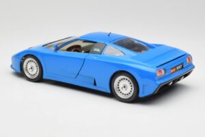 Bugatti EB110 Син Bburago 1:18 3035 Метал — снимка 7 от 8